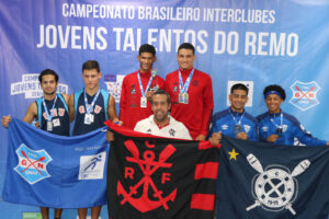 Atletas recebem premiação no CBI Jovens Talentos do Remo